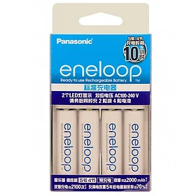 4 аккумулятора+ зарядное устройство Panasonic Eneloop (АА) 2000mAh Япония оригинал