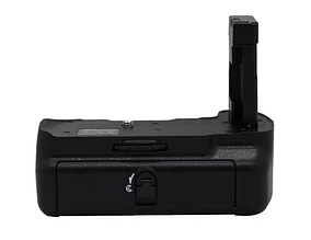 Батарейный блок на Nikon D5300 (работают от  2-х акумуляторами EN-EL14a)