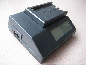 Зарядное с дисплеем для  SONY NP-F970/NP-F770/NP-F550/NP-F570 и т.д.